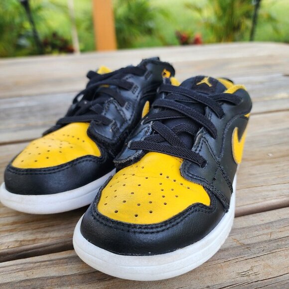 Jordan Retro 1 Low EasyOn Sneakers DR9747-072 Black/Yellow 10C Toddler Kid's - Picture 11 of 15